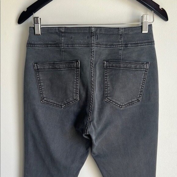 Pilcro High Rise Darted Skinny Jeans - 26 - Picture 6 of 11